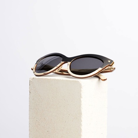 Selling: French Séduction – Wooden Sunglasses for Women