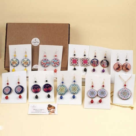 Selling: Welcome Kit 1 - Vitrified Wooden Earrings And Medallions