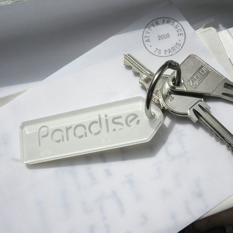Selling: Paradise Keyring
