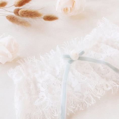 Selling: White Lace Garter “Amour” | Ribbon Color 17